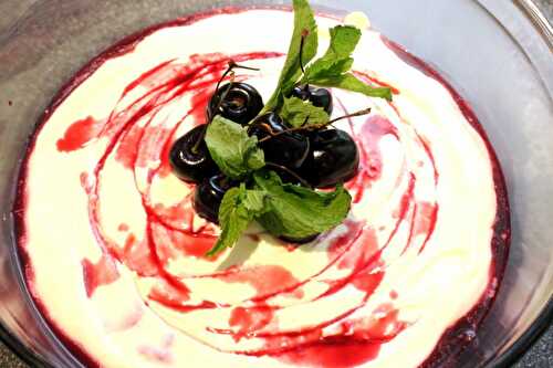 Yogurt-Crème mit Portwein-Kirschen – Yogurt Dessert with Port Wine Cherries