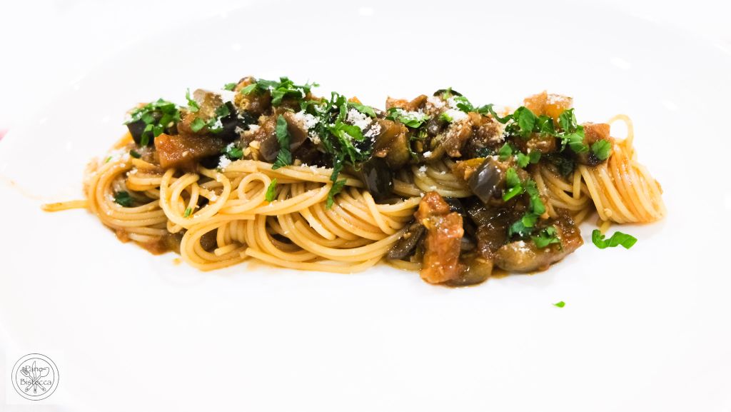Spaghetti mit Auberginen – Spaghetti with Eggplants