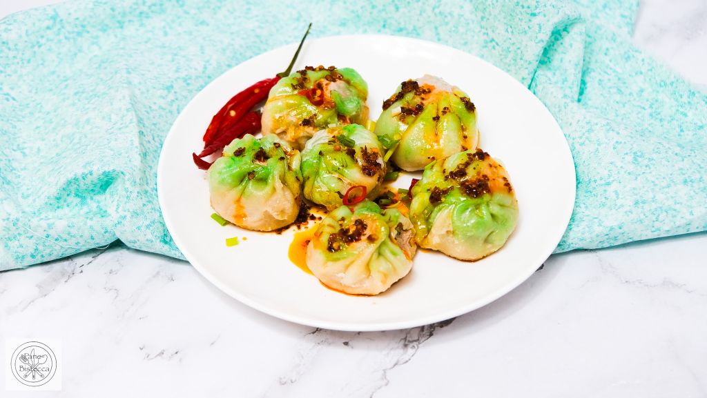 Two colored Pan-Fried Pork Buns – Sheng Jian Boa – Chinesische Dumplings