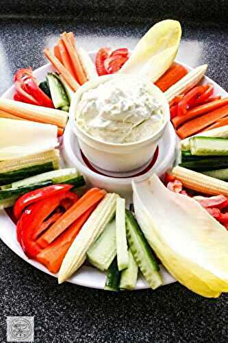 Gemüsesticks mit verschiedenen Dips – Vegetable Sticks with different Dips