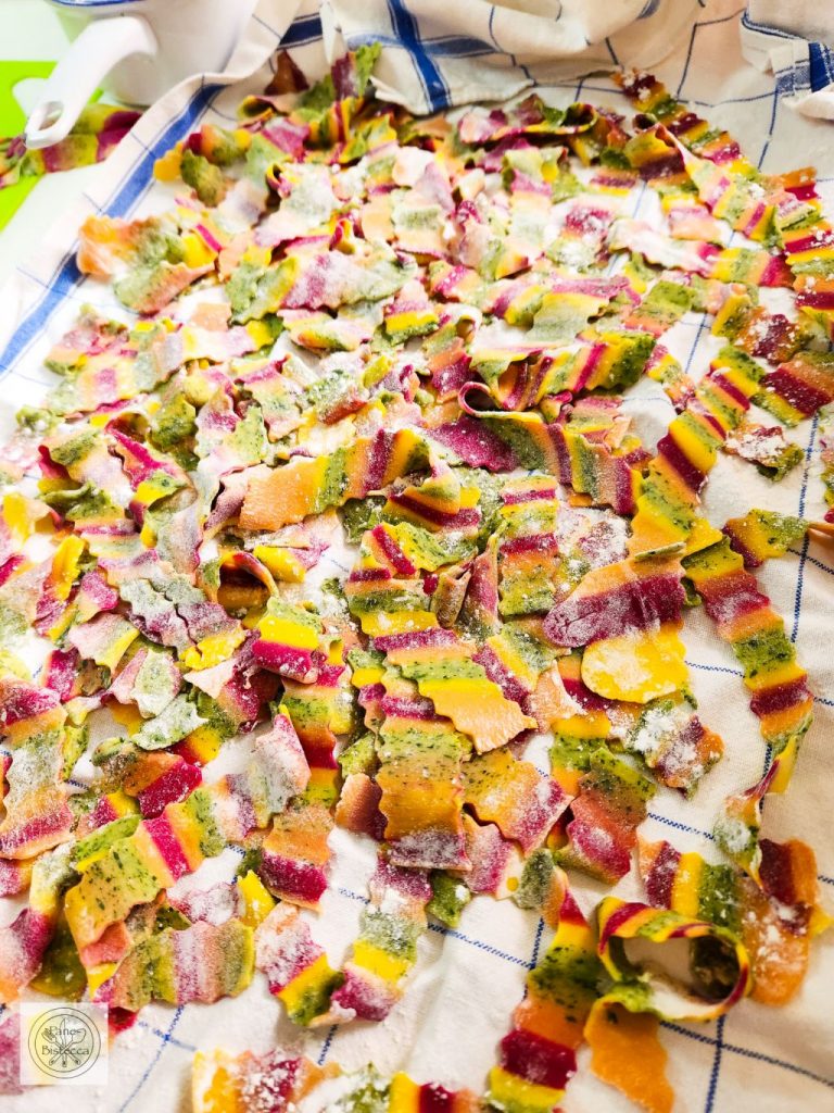 Selbstgemachte Regenbogen Pasta – Homemade Rainbow Pasta