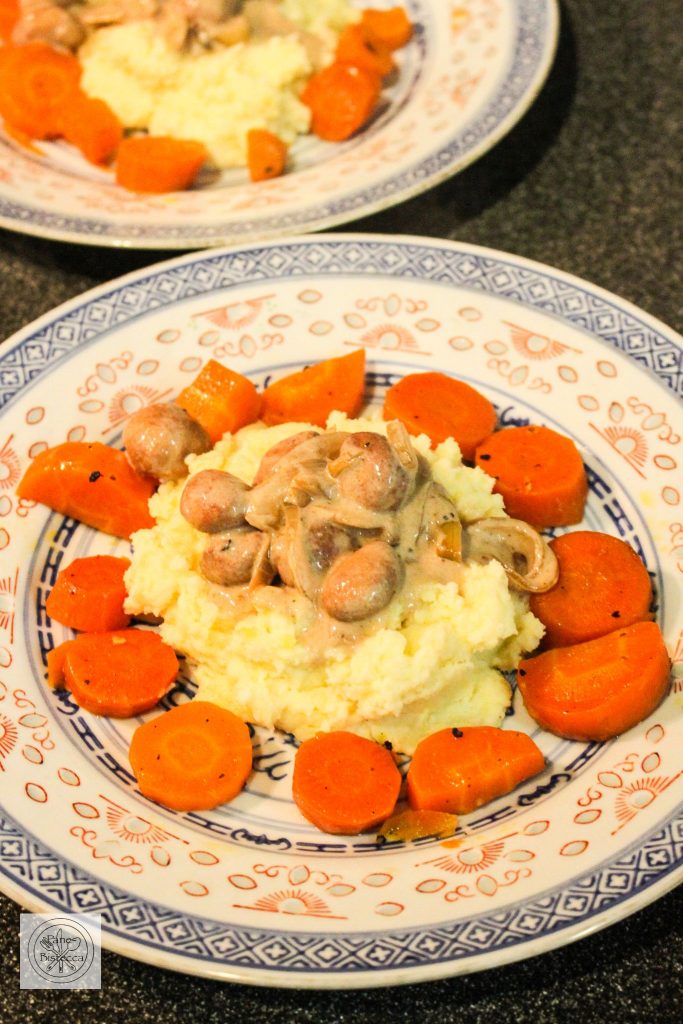 Brätchügeli uf Härdöpfelstock! Schweizer Tradition! – Small Veal Balls on mashed Potatoes! Swiss Tradition!