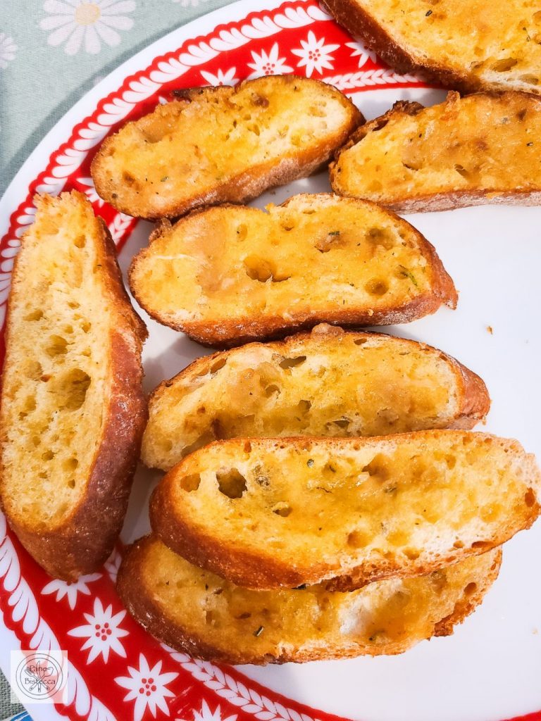 Knoblauch Butter für Knoblauchbrot und anderes – Garlic Butter for Garlic Bread and more