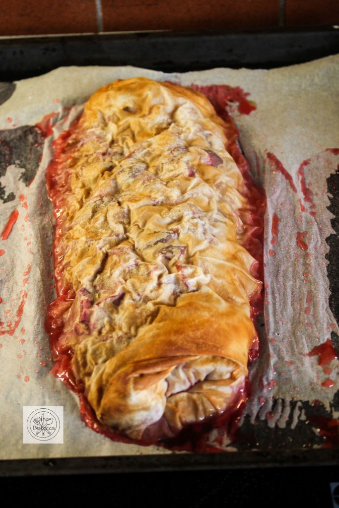 Zwetschgen Strudel – Plum Strudel