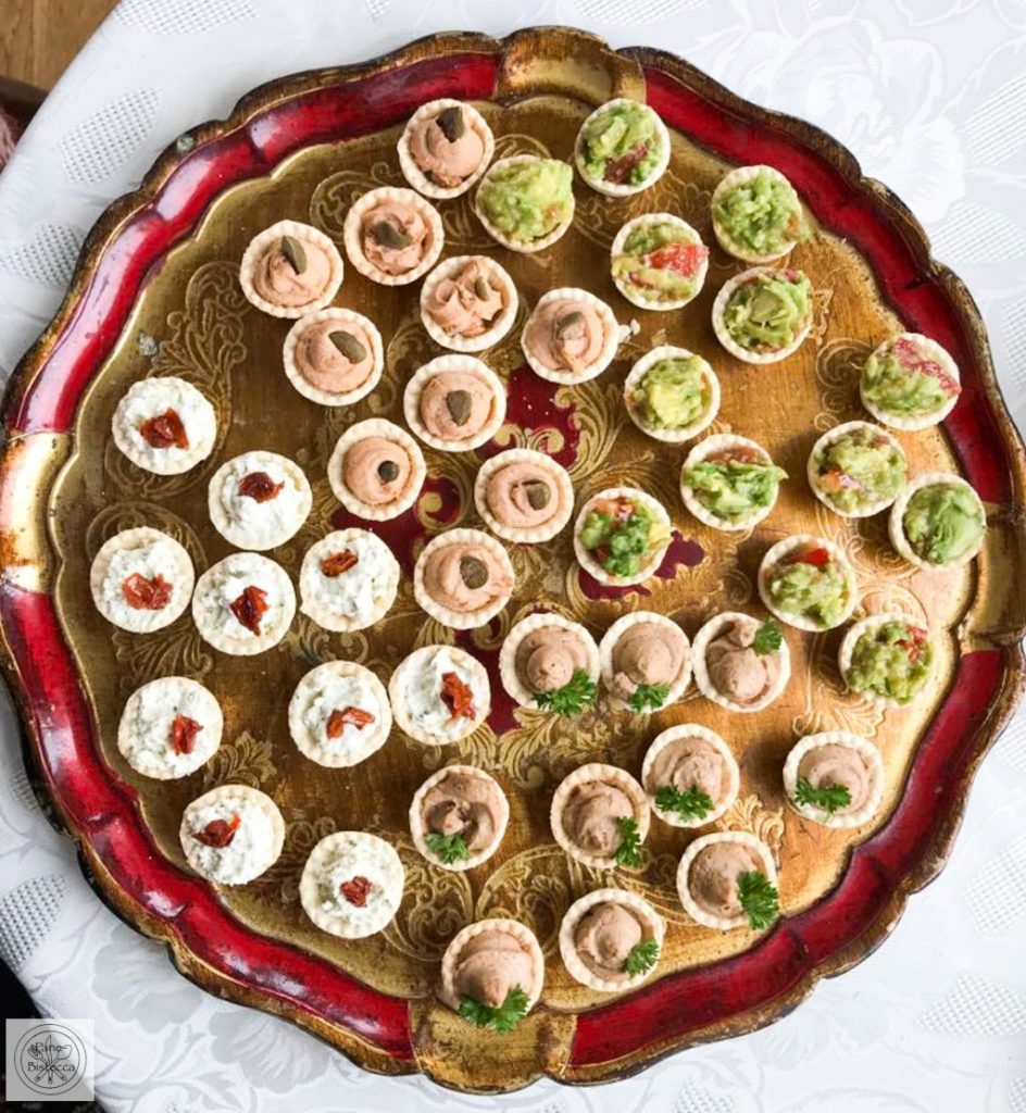 Fingerfood Körbchen mit verschiedenen Füllungen – Finger-food Cups with different Fillings