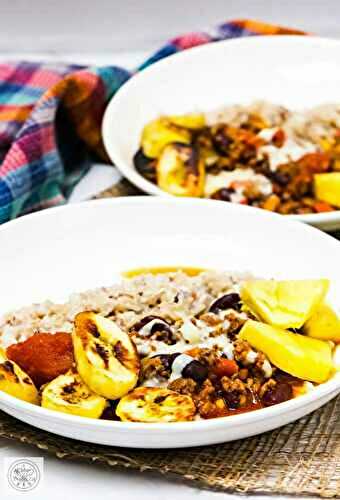Jamaikanisches Chili con Carne mit Kokosnuss-Reis und gebratenen Bananen – Jamaican Chili con Carne with Coconut Rice and fried Bananas