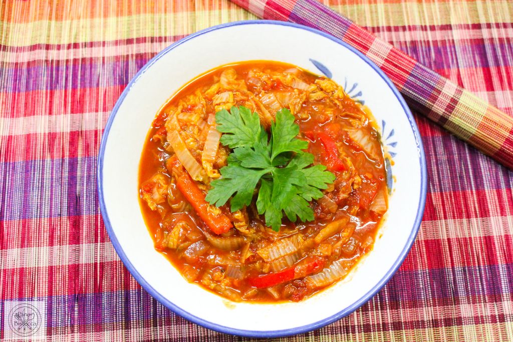 Tomaten-Kohl Suppe – Tomato-Cabbage Soup