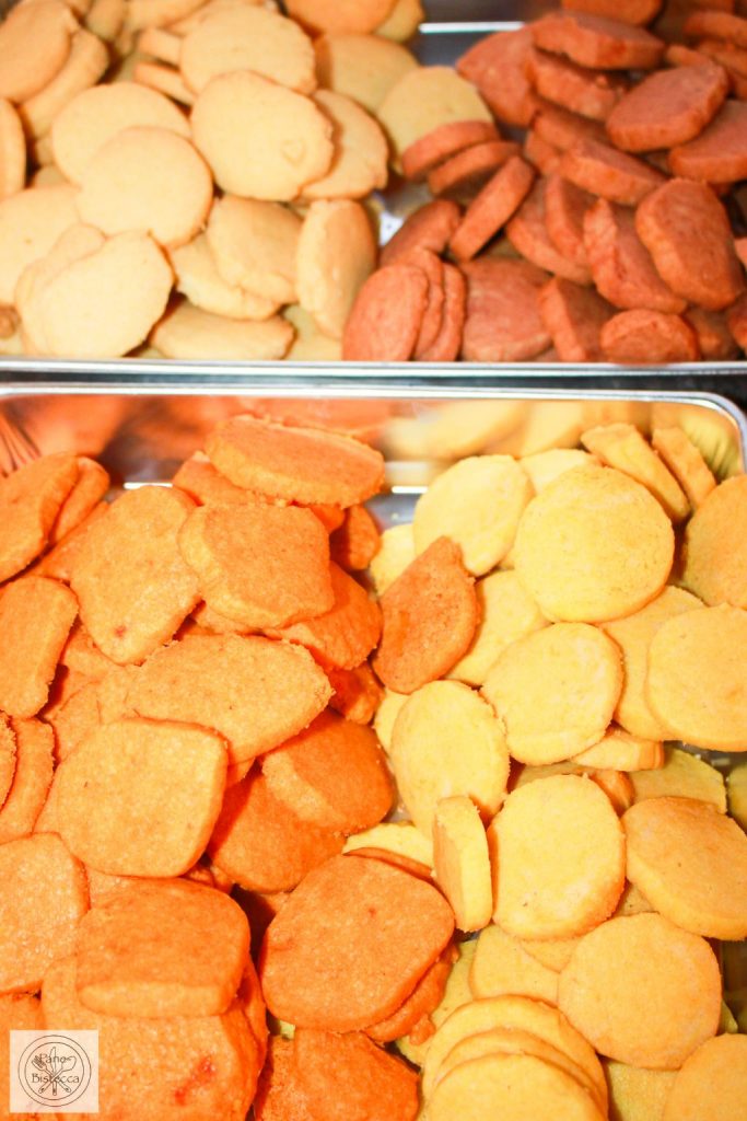 Wilma’s farbenfrohe Butterguetsli – Wilma’s colorful Butter Cookies