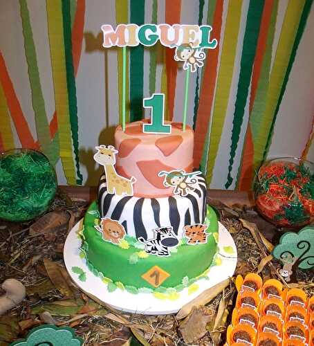 Party Ideas | Party Printables Blog: A Jungle Themed 1st Birthday Party from Brazil