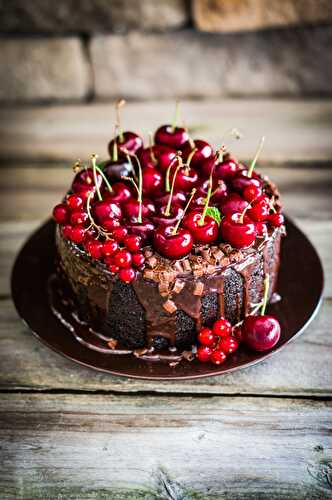 Party Ideas | Party Printables Blog: Chocolate Cake with Creamy Ganache Recipe