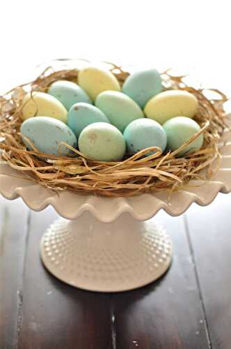 Party Ideas | Party Printables Blog: DIY Robin Blue Painted Easter Eggs