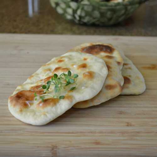 Homemade Garlic and Thyme Naan - Peri's Spice Ladle