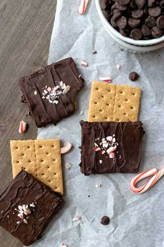 Chocolate Covered Graham Crackers with Peppermint Extract