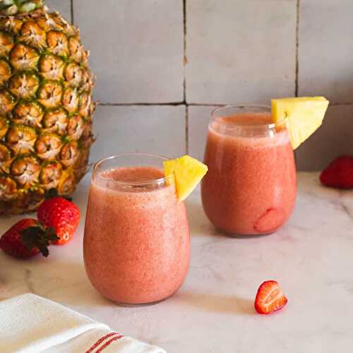 Vegan Pineapple Strawberry Smoothie - No banana or Yogurt