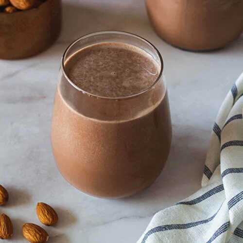 Vegan Chocolate Milk (Chocolate Almond Milk Recipe)
