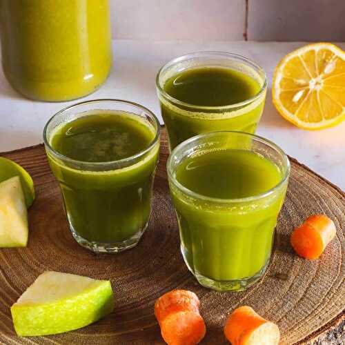 Apple Lemon Carrot and Spinach Juice Shots