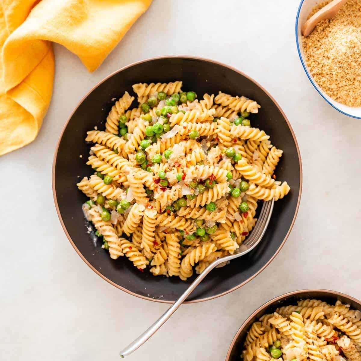 One-Pot Italian Peas and Pasta Recipe (Pasta e Piselli, Quick & Easy)