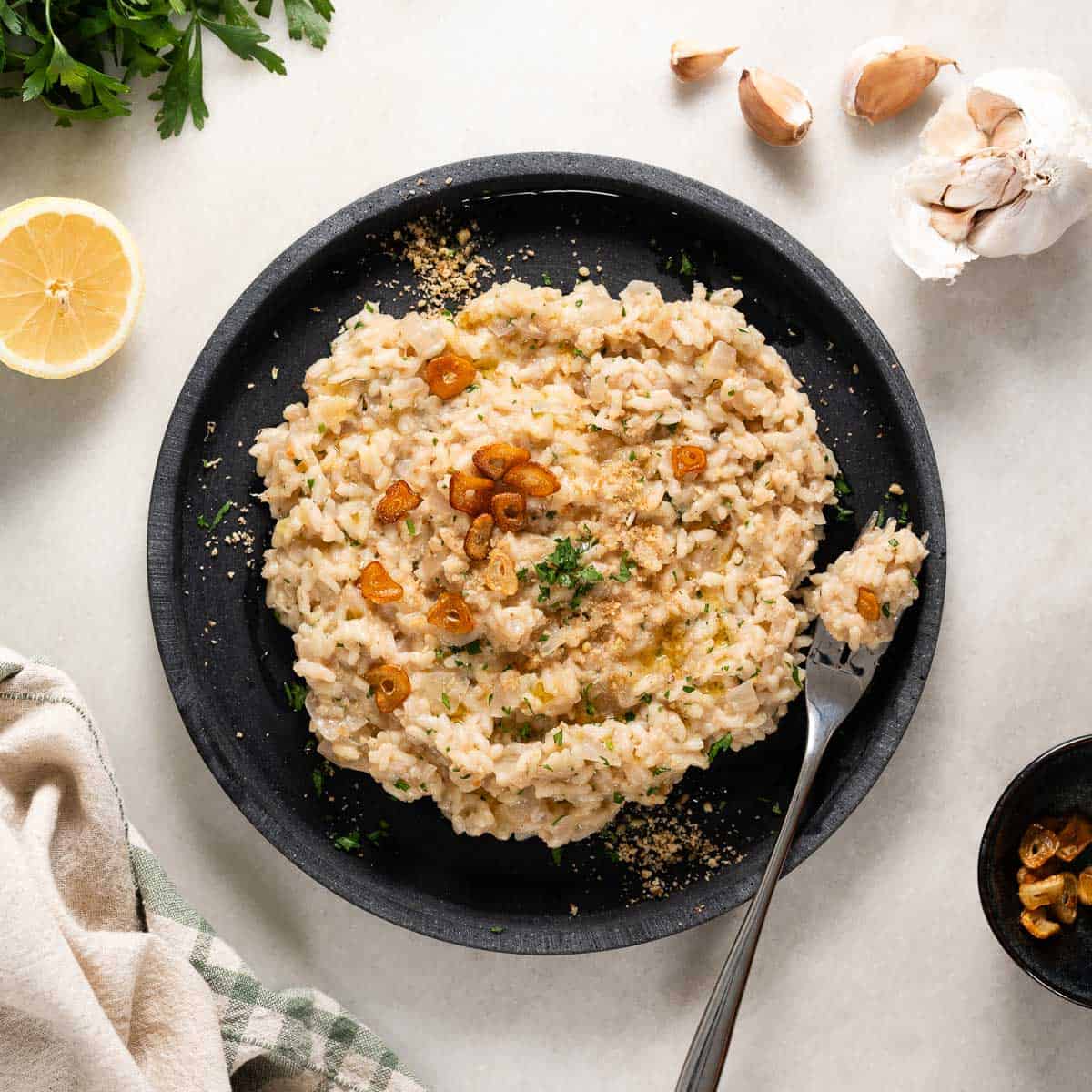 Easy Garlic Risotto (Creamy, Herby, and Zesty)