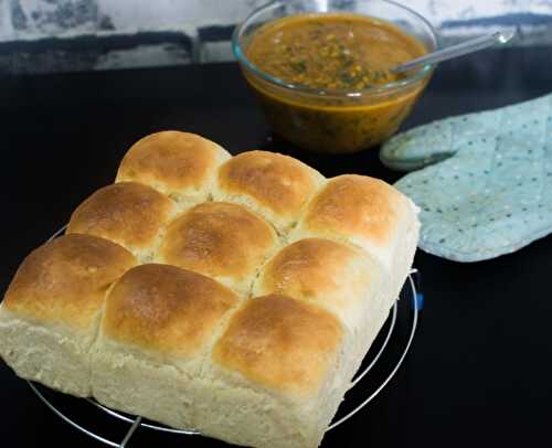 Goan Paav/ Goan Bread/ Laadi Paav - Pooja's Cookery
