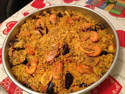 Chicken paella and seafood