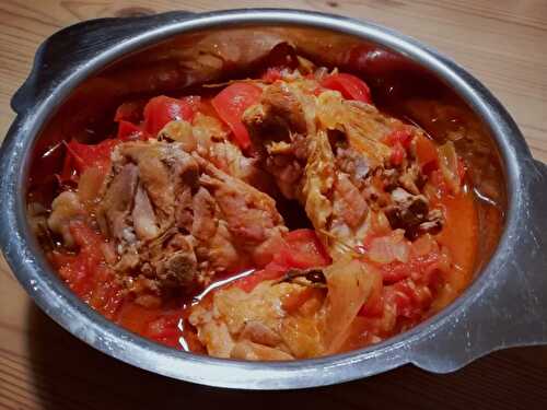 Chicken with thyme and tomatoes