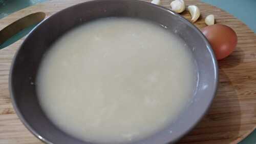 French blanched garlic soup