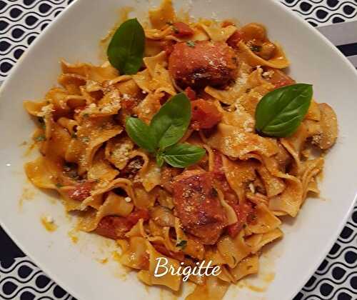 One pot pasta with mushrooms and Strasbourg sausages