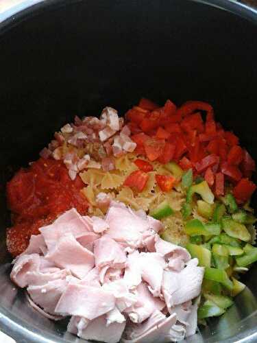 One pot pasta with pepper,ham and bacon