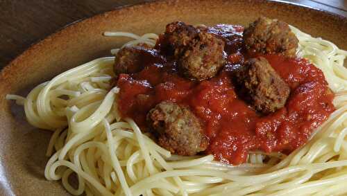 Pasta with bolognese meatball in a simple way