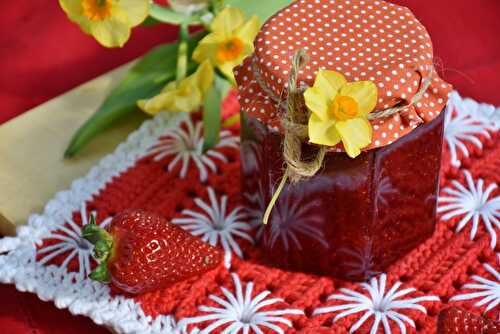 Strawberry jam with mint