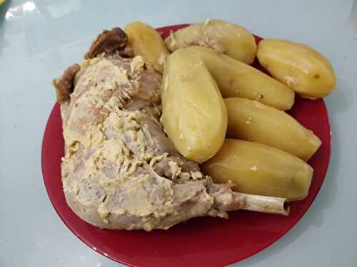 Turkey thigh, mustard and potatoes