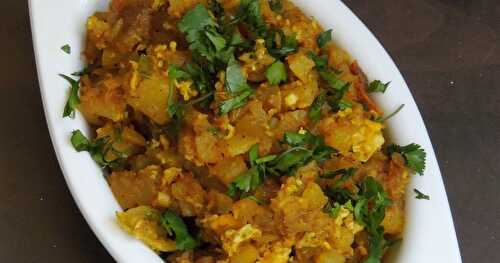 Aloo Anda Bhurji/Potato Egg Bhurji/Indian Potato Scrambled Eggs