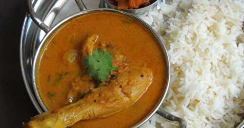 Arachi Vitta Kozhi Kuzhambu/Chicken Gravy with Grounded Masala