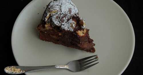 Butterless Chocolate Apple Cake