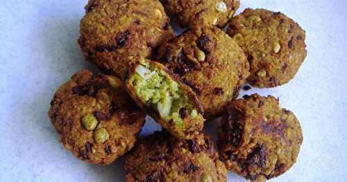 Dry Green Peas Masala Vadai & Black Channa Sundal