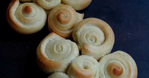 Eggless Flower Shaped Bread Rolls