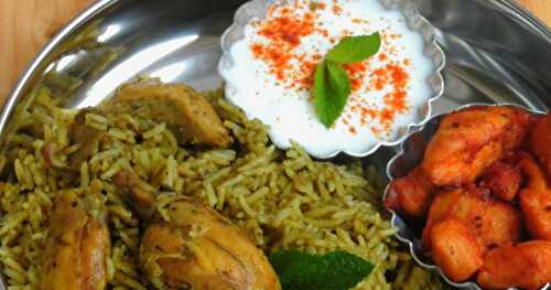 Herbal Chicken Biriyani/Green Chicken Briyani/Mooligai Kozhi Biriyani