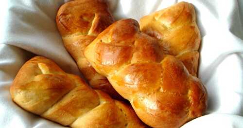 Small Braid Rolls, Eggless Clove Leaf & Eggless Lion House Rolls