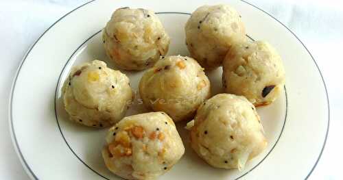 Steamed Onion & Chickpeas Savoury Balls/Vengaya Kondakadalai Uppu Kozhukattai
