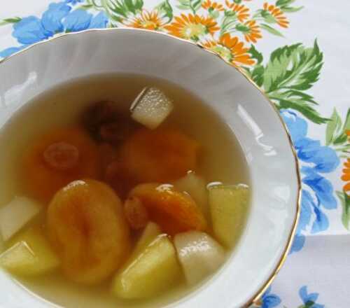 Compote of Fresh and Dry Fruits: Hoşaf