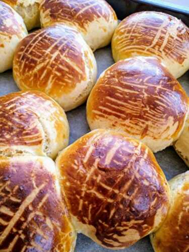 Puffy Savoury Pastry / Pastane Poğaçası