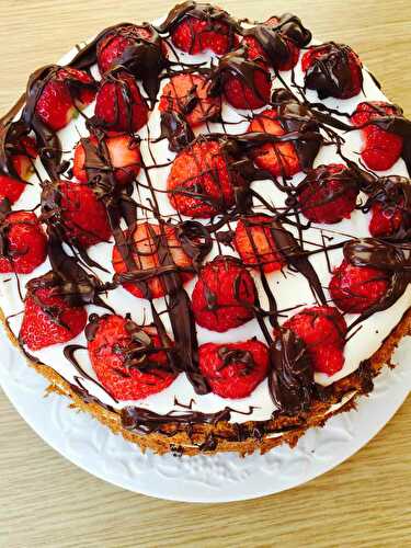 Super light everyday fruit and cream gateau