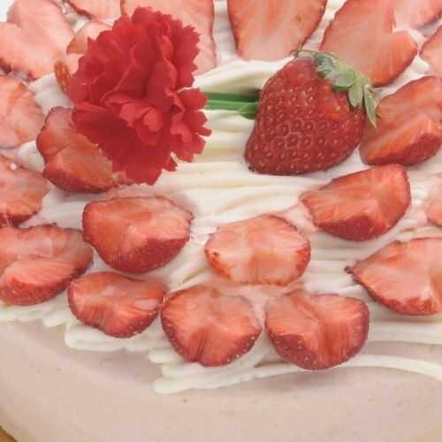 Strawberry Nesquik Cake