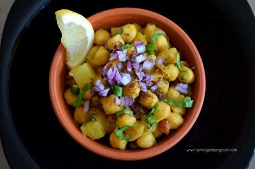 Bengali Chana Masala recipe | kabli cholar recipe | Kabuli chana recipe bengali - Rumki's Golden Spoon