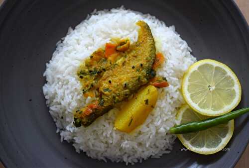 Pabda Macher Jhol | Pabda macher recipe | Pabda fish curry - Rumki's Golden Spoon