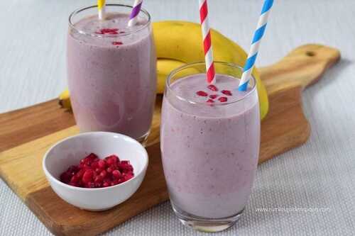 Banana pomegranate smoothie | Pomegranate banana smoothie recipe | How to make a smoothie with pomegranate