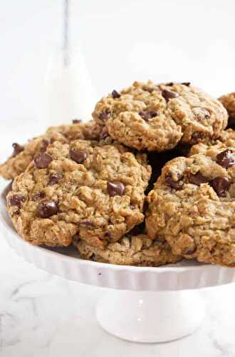 Chocolate Chip Oatmeal Cookies (video)