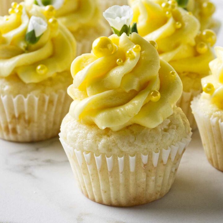 Mini Lemon Cupcakes 