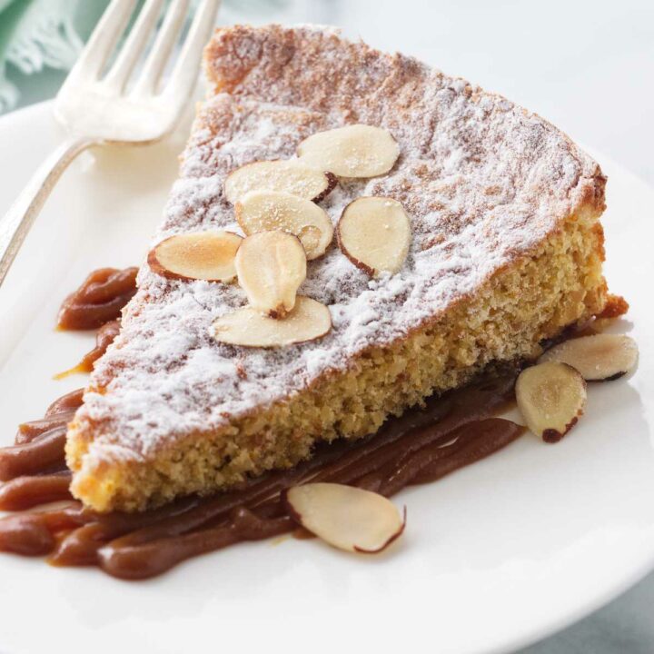 Spanish Almond Cake (Tarta de Santiago)
