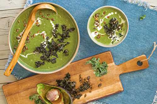 Spinach avocado soup with crispy kale